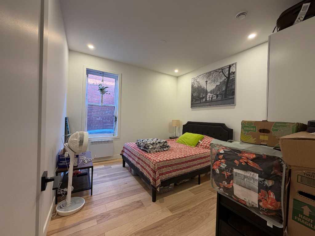 8548 Rue Saint-Denis — photo 3