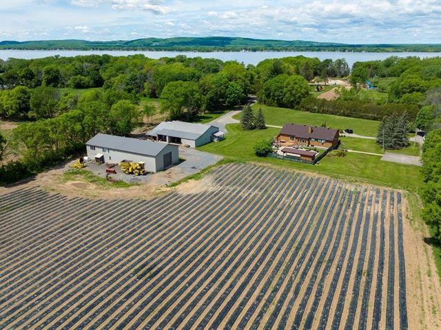 1600 Ch. du Bord-du-Lac — photo 3