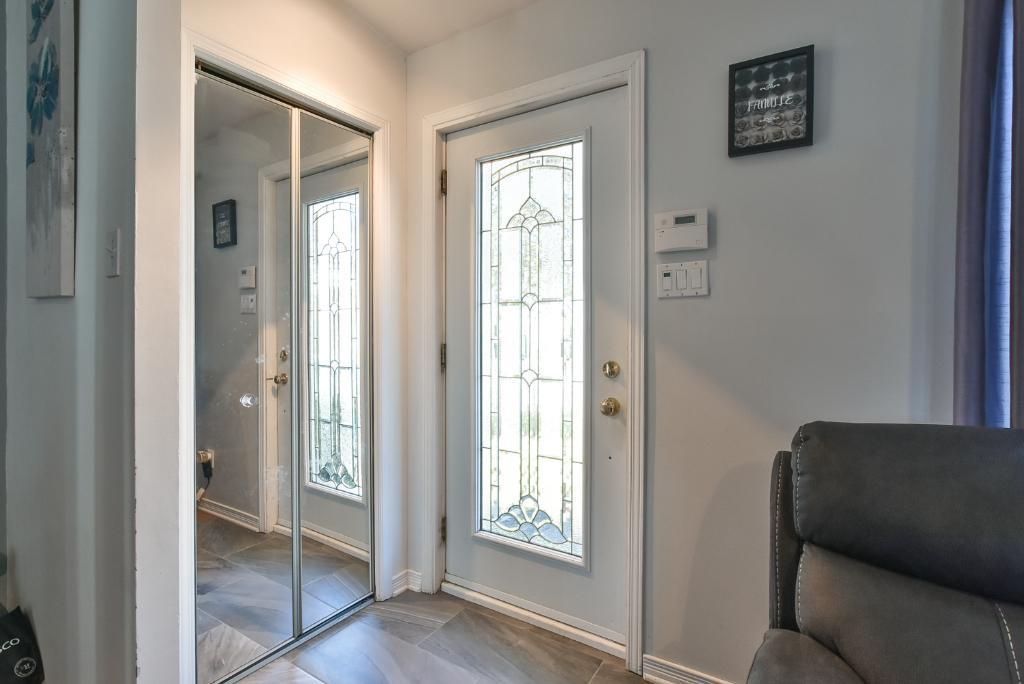 18528 Rue Charles, Mirabel, QC, Canada — photo 2
