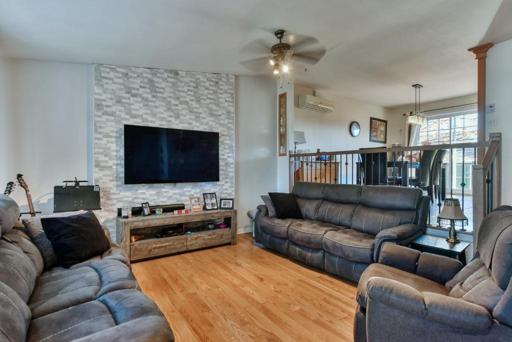 18528 Rue Charles, Mirabel, QC, Canada — photo 3