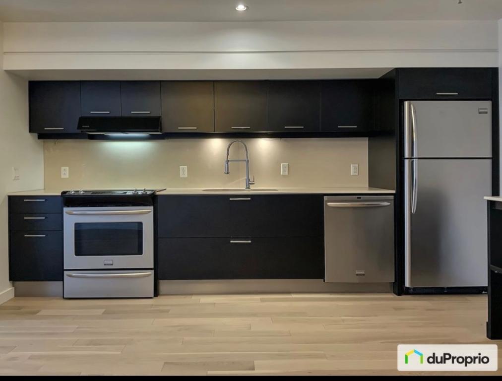 350 Boulevard De Maisonneuve Ouest, Montréal, QC, Canada — photo 2