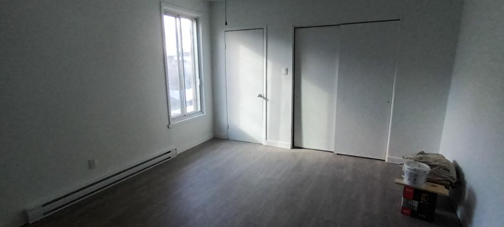 4803 Rue Sainte-Catherine Est — photo 1