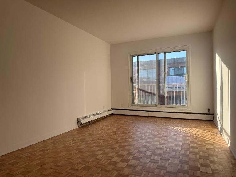 Superbe appartement 4 1/2 situé au cœur de LaSalle! 4