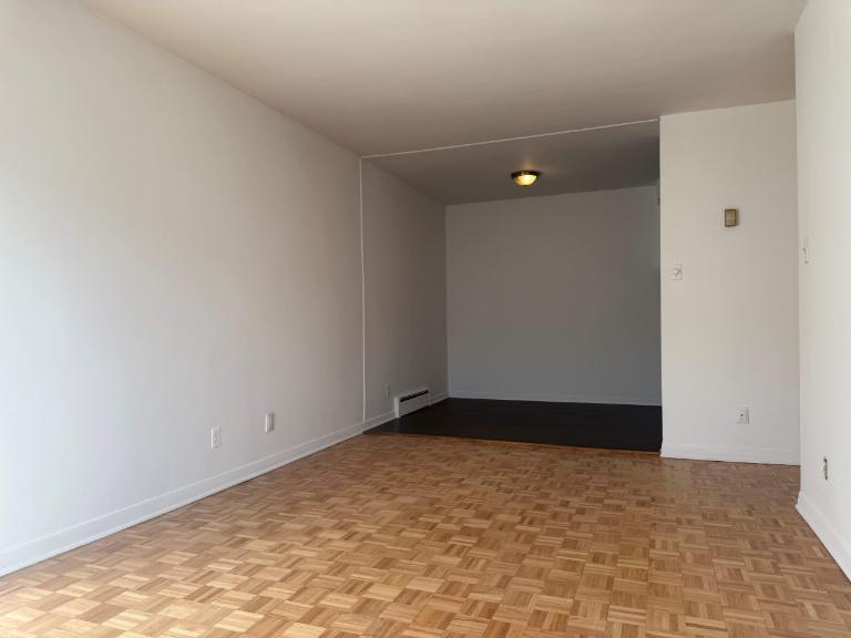 Superbe appartement 4 1/2 situé au cœur de LaSalle! 5