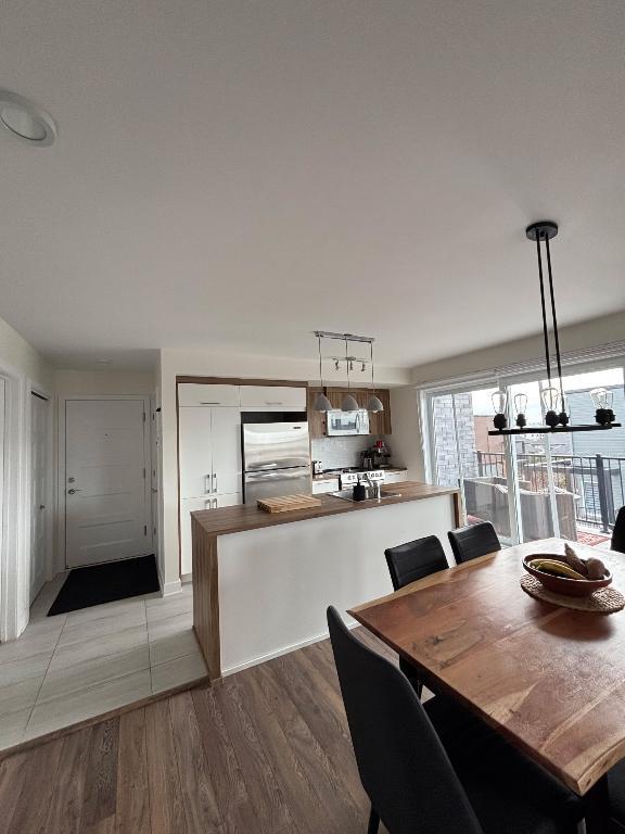 RIVE SUD ! SAINT-AMBLE !! Rare ! GRAND CONDO 3 1/2 - 2017-A/C- 3ieme Étage belle Vue - libre 1er octobre 2026 4