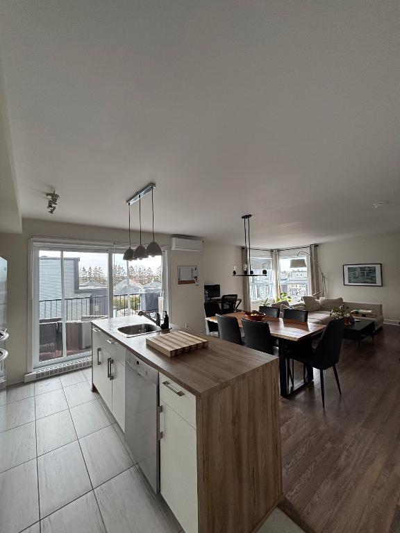 RIVE SUD ! SAINT-AMBLE !! Rare ! GRAND CONDO 3 1/2 - 2017-A/C- 3ieme Étage belle Vue - libre 1er octobre 2026 5