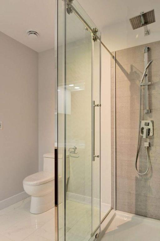 2 CH - 2 SDB - Sherbrooke - $1,450 /mo 2