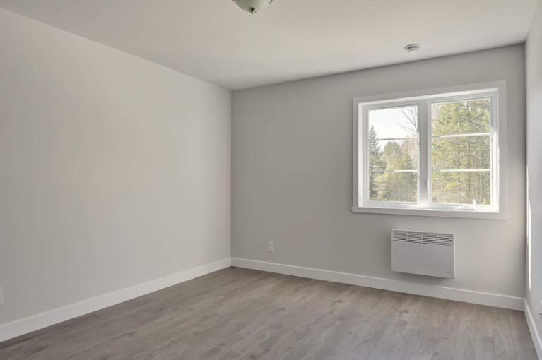 2 CH - 2 SDB - Sherbrooke - $1,450 /mo 3