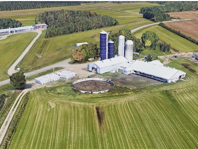 690 Ch. du Bord-de-l'Eau — photo 1
