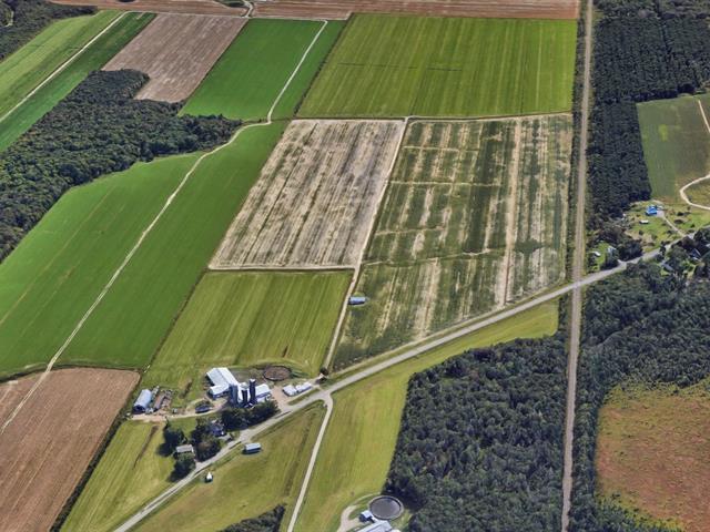 690Z Ch. du Bord-de-l'Eau — photo 1