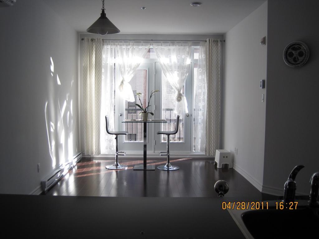1210-210 St-antoine Est — photo 1