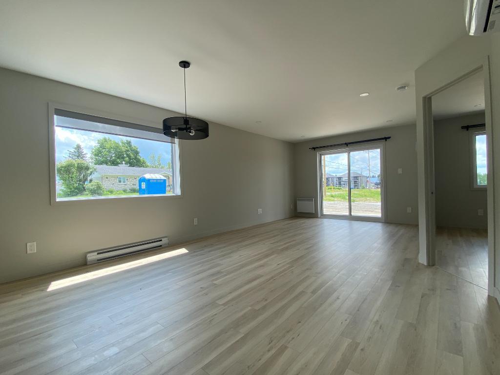 Logement 4 1/2 à Saint-Bernard 4