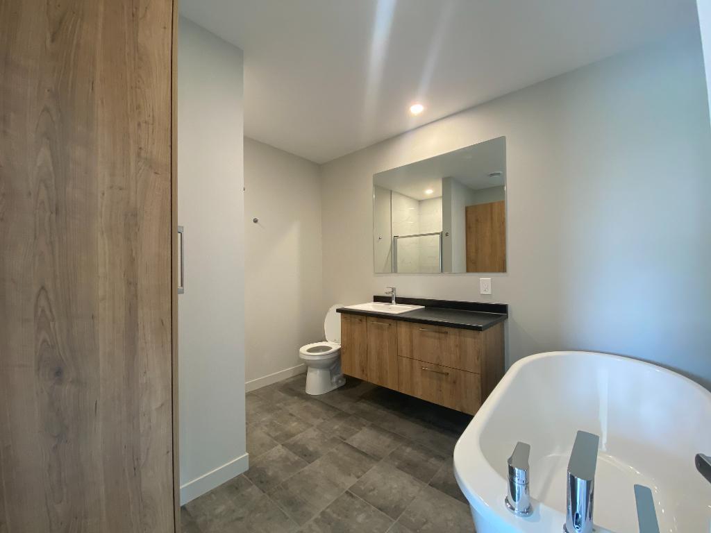 Logement 4 1/2 à Saint-Bernard 5