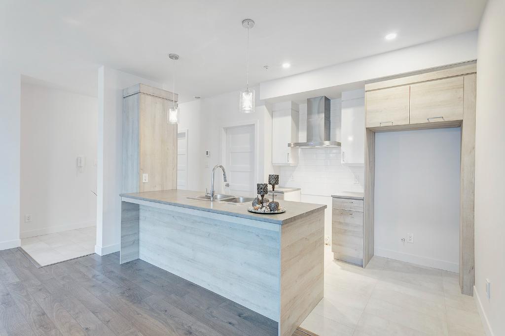 4½ haut de gamme disponible maintenant – 1 mois gratuit - Ascenseur et plafonds 9 pieds 4