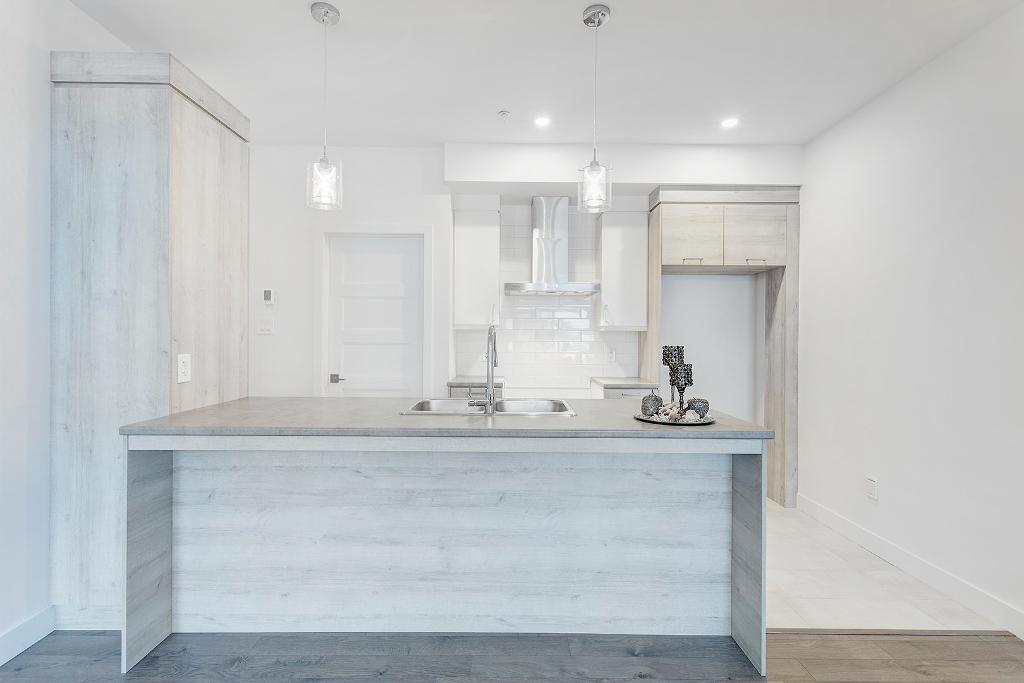 4½ haut de gamme disponible maintenant – 1 mois gratuit - Ascenseur et plafonds 9 pieds 3