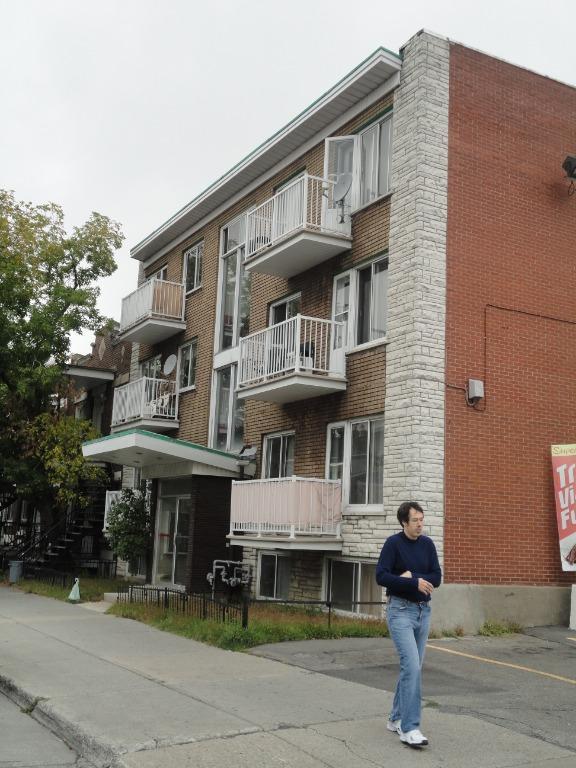 6725 Av. Papineau — photo 1