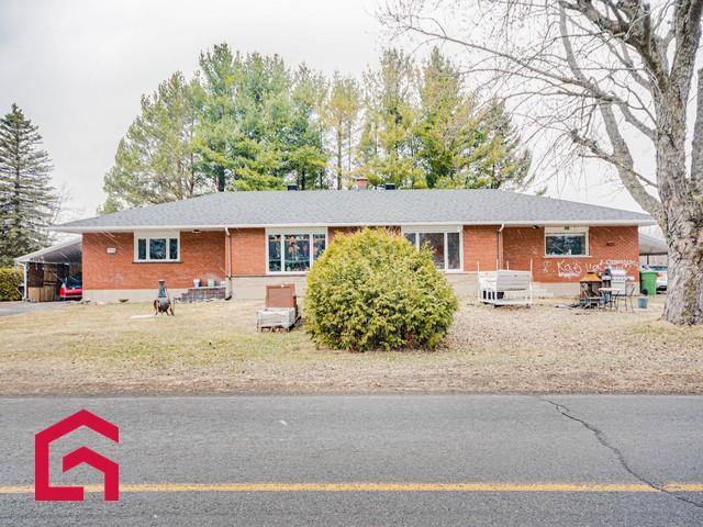 1472 1474 Ch. Fairview — photo 1