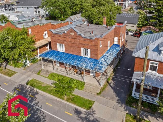 811 813 Rue Notre-Dame — photo 3