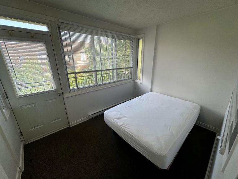 3512 Durocher Street — photo 2