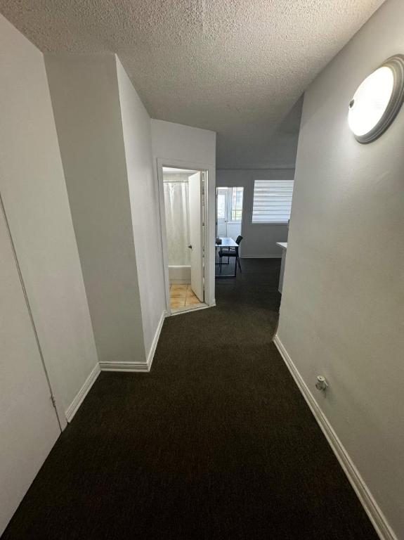 OPPORTUNITÉ RARE | CONDO RÉNOVÉ CENTRE-VILLE – EMPLACEMENT AAA 3
