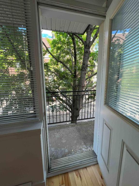 3512 Durocher Street — photo 1
