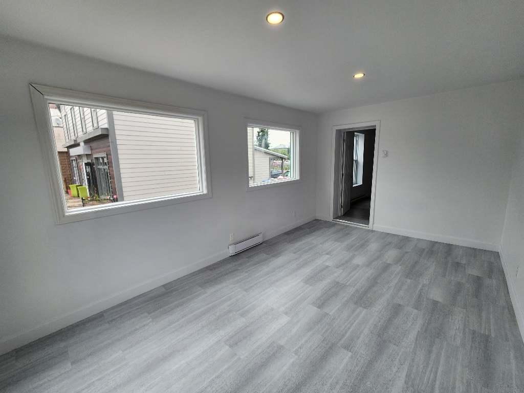 Grand 3 ½ rénové – TOUT INCLUS – Centre-ville de Salaberry-de-Valleyfield pour juillet 2026 OU AVANT — photo 3