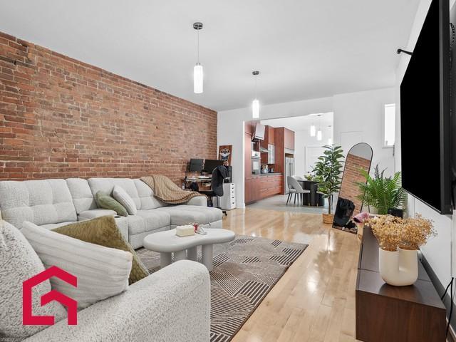 4851 4855 Rue Ste-Catherine E. — photo 3