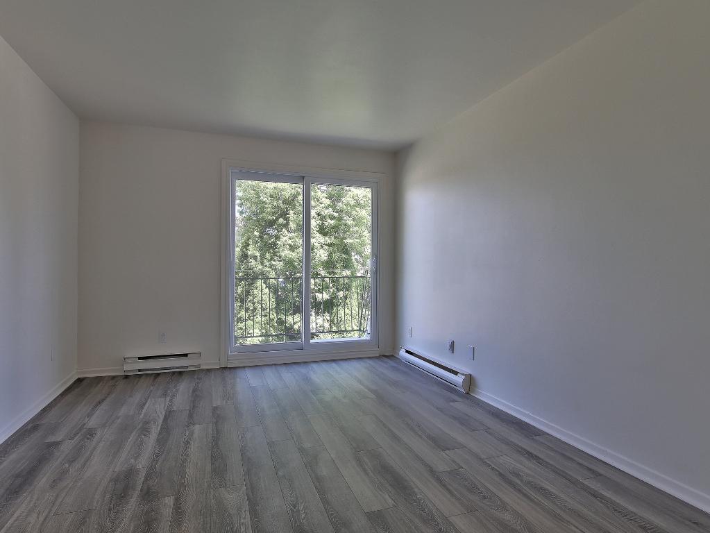 4 1/2 Style-Condo rénové à Mirabel (St-Janvier) - Libre - Internet inclus 4