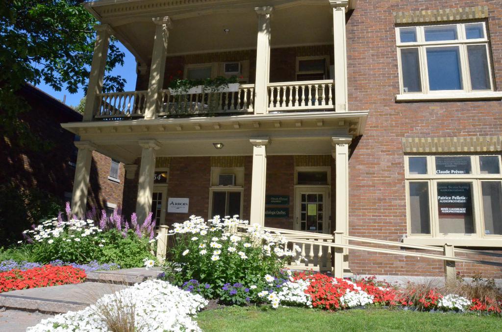 7 1/2 Montcalm Chemin Ste-Foy - Chauffé, eau chaude 3