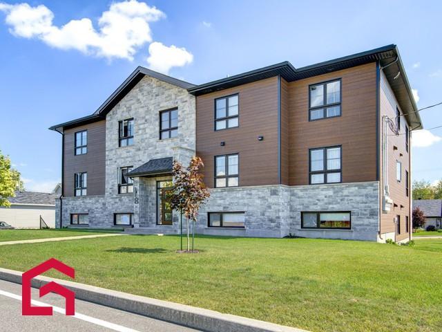 1008 Rue Bissonnette — photo 1