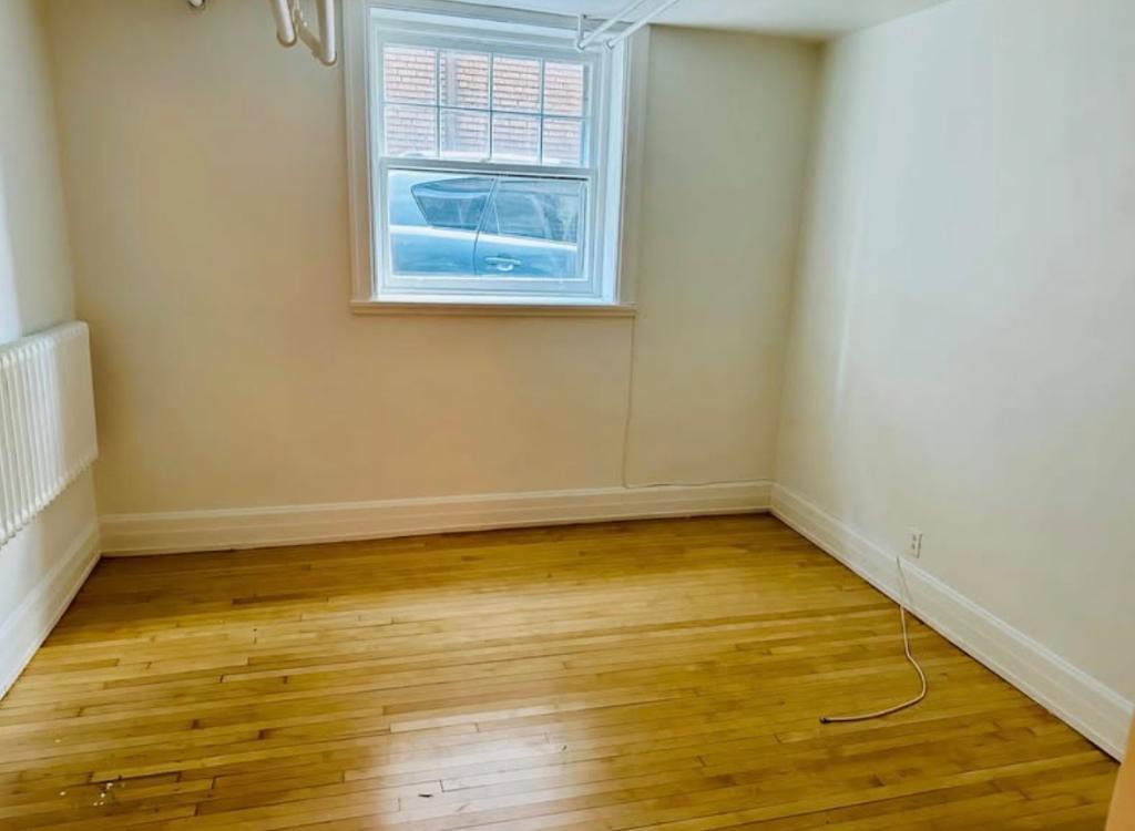 1525 Bernard Avenue — photo 2