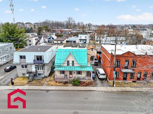 180 184 Rue Latour — photo 3