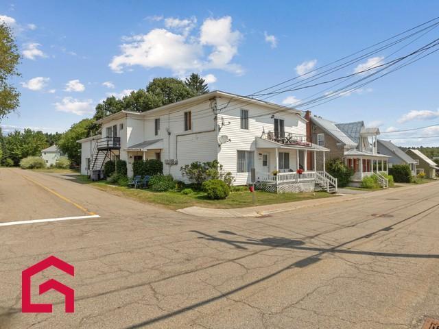 6835 6839 Rue Principale — photo 1