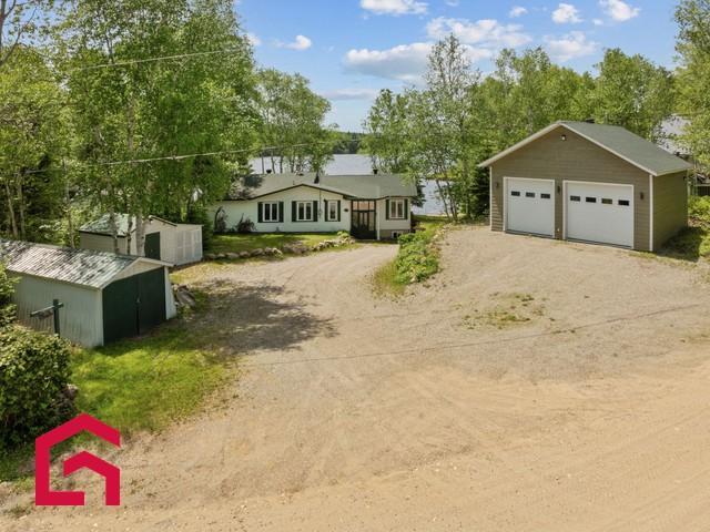 2040 Ch. du Lac-St-Stanislas N. — photo 1