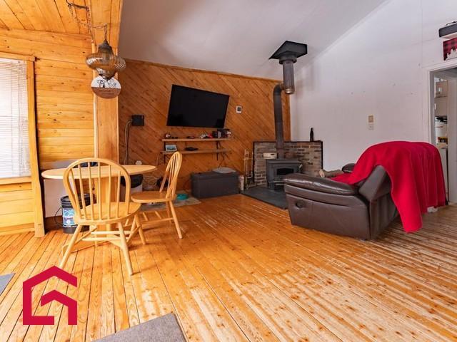 105 19e Avenue — photo 3
