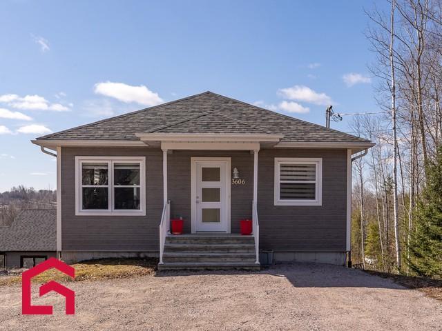 3606 3608 Ch. Bellevue — photo 1