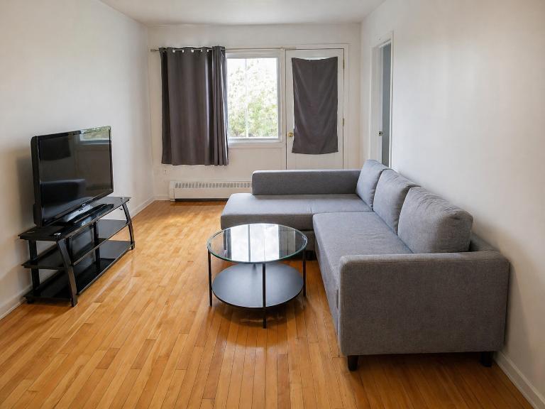 2 CH - 1 SDB - Montréal - $1,400 /mo 5
