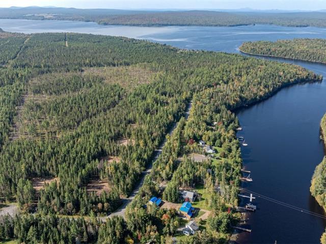 Grand Lac St-François, Lambton en Estrie. Wow! Rareté, superbe terrain vacant bâtissable de 49 402 pi.ca. ACCÈS et DROIT DE QUAI au lac à proximité. — photo 2