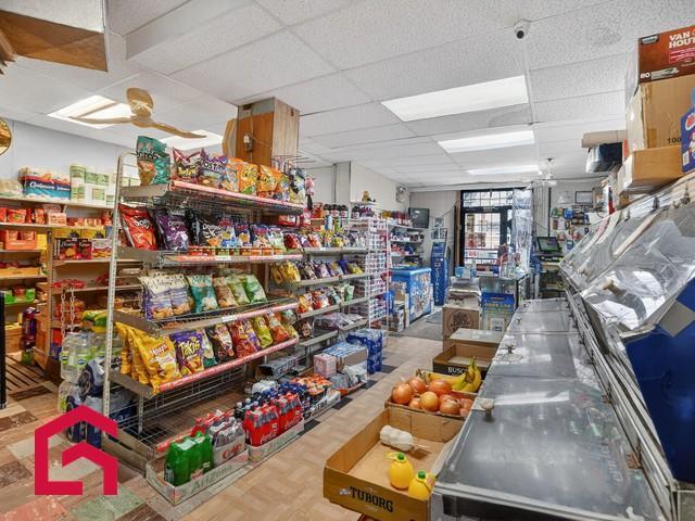 2498 Boul. De Maisonneuve E. — photo 2