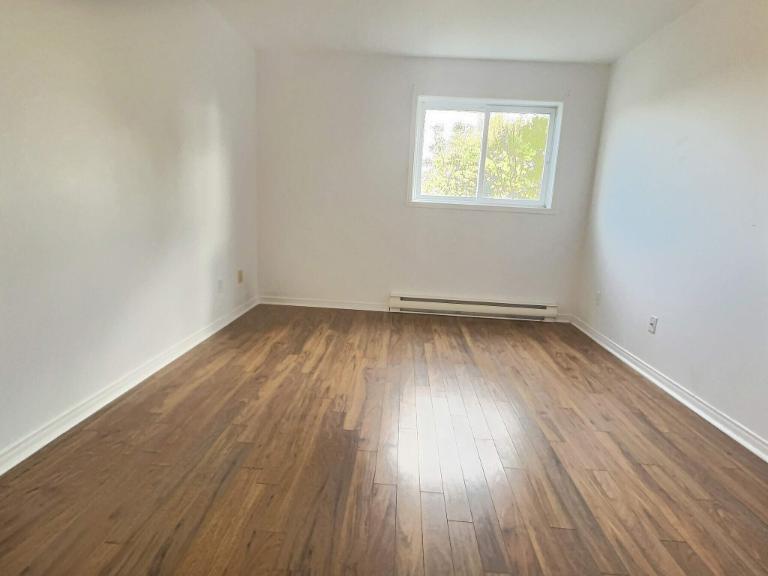 2 CH - 1 SDB - Charlemagne - $1,495 /mo 3