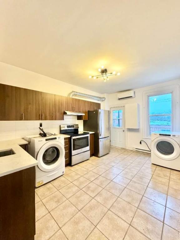 5795 Bd Monk — photo 1