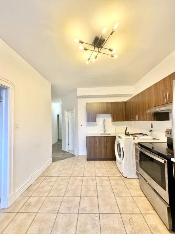 5795 Bd Monk — photo 3