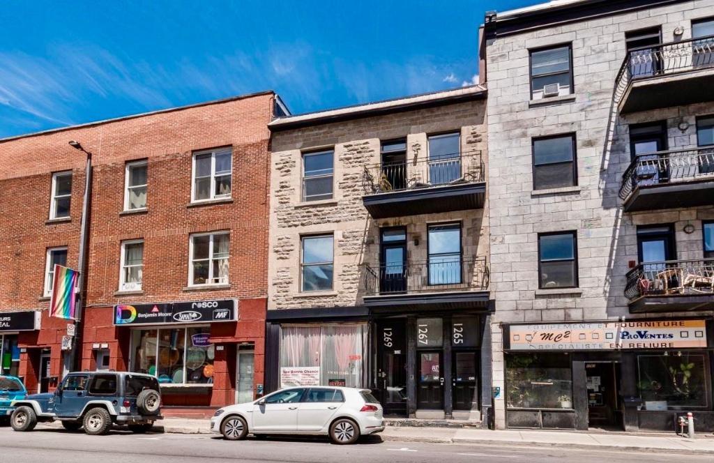 1269 Rue Atateken, Montréal, QC, Canada — photo 1