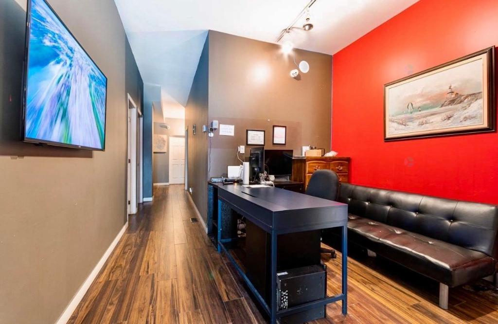 1269 Rue Atateken, Montréal, QC, Canada — photo 2