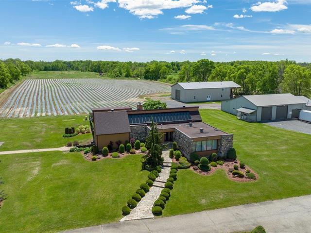 1600Z Ch. du Bord-du-Lac — photo 1