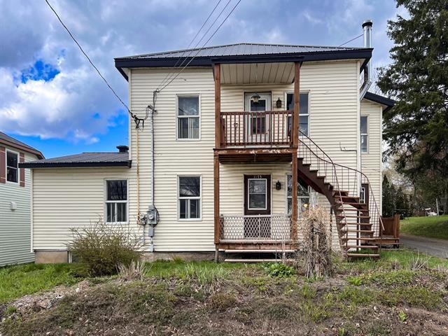 1175 1177 Rue St-Joseph — photo 2