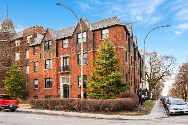 6878 Sherbrooke Street West — photo 1