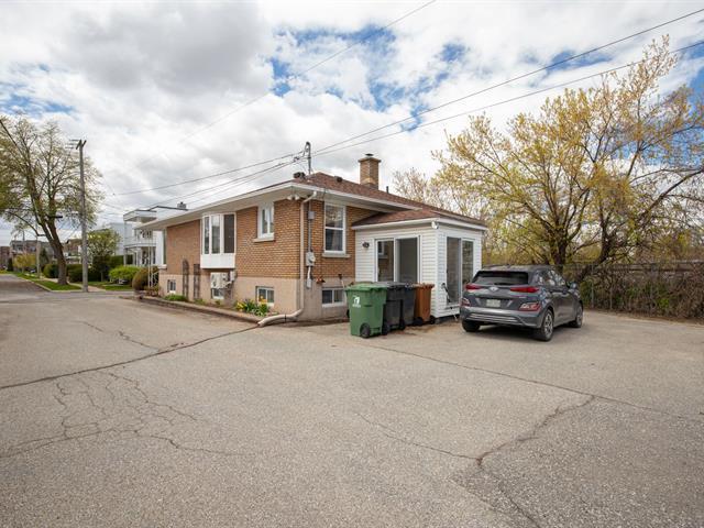 1400 Av. De La Bruère — photo 2