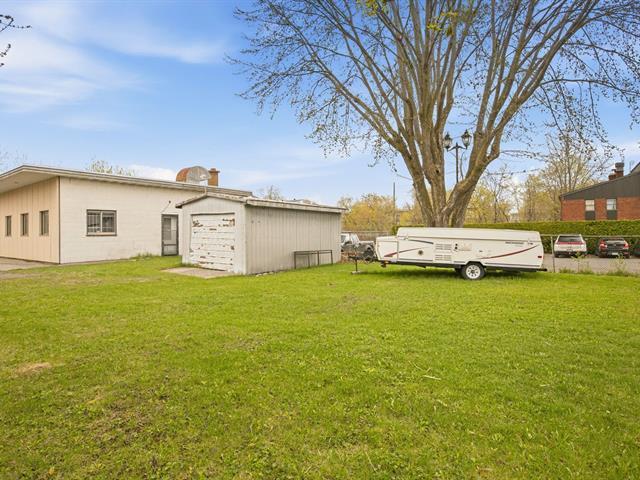 1390 Av. De La Bruère — photo 3