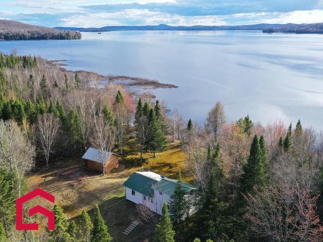 1025 Ch. de l'Aubépine — photo 1